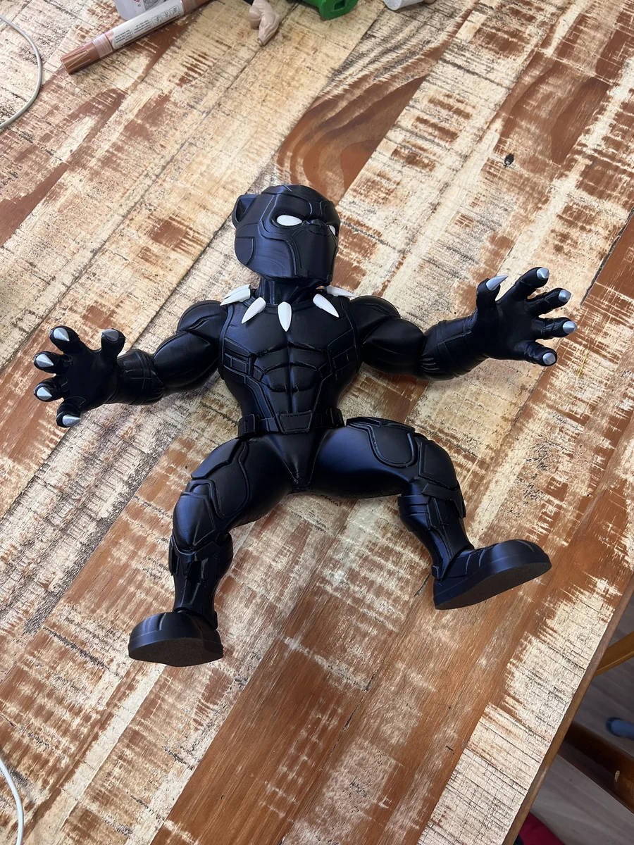 Pantera Negra produzido em impressão 3D personalizada