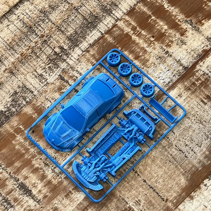 Peça temática azul produzida sob encomenda em impressão 3D